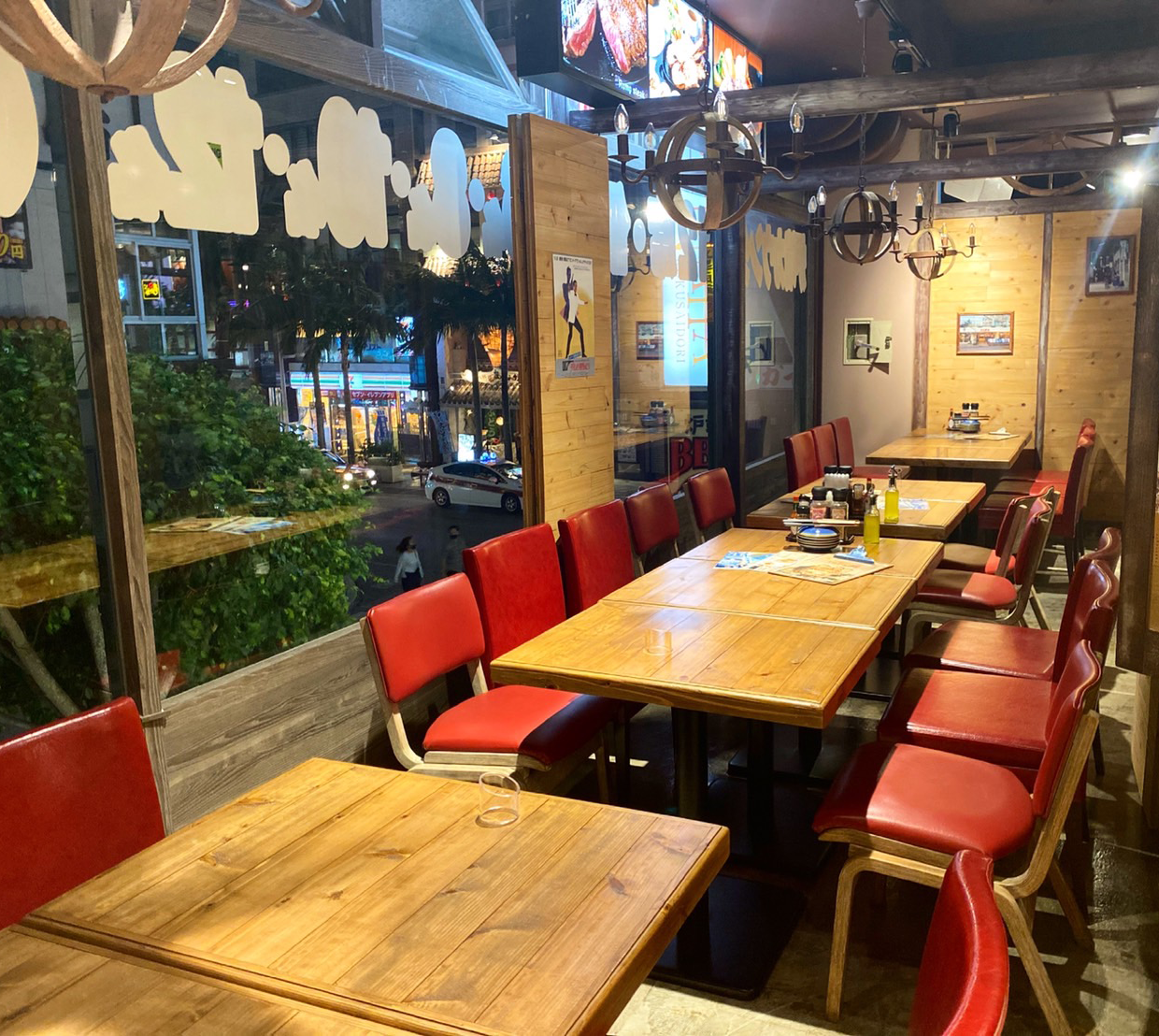 JUMBO STEAK HAN'S (ジャンボステーキハンズ)奇跡の1マイル店（旧 国際通り県庁前店）内覧